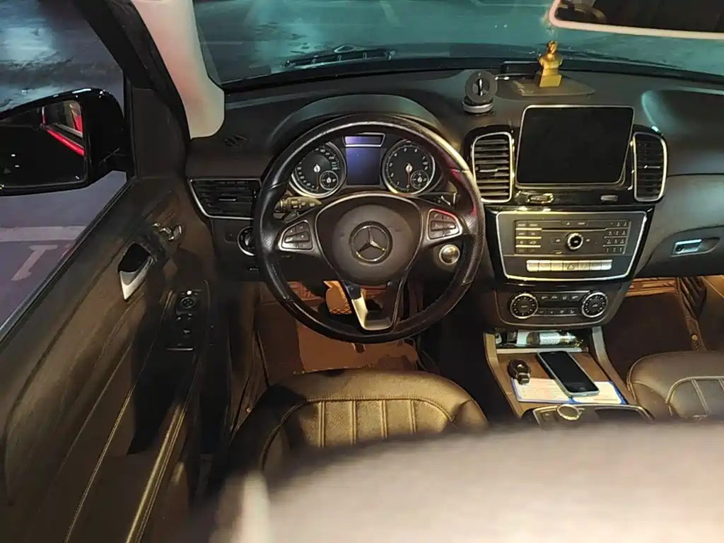 Mercedes-Benz GLE 2016 — фото 17