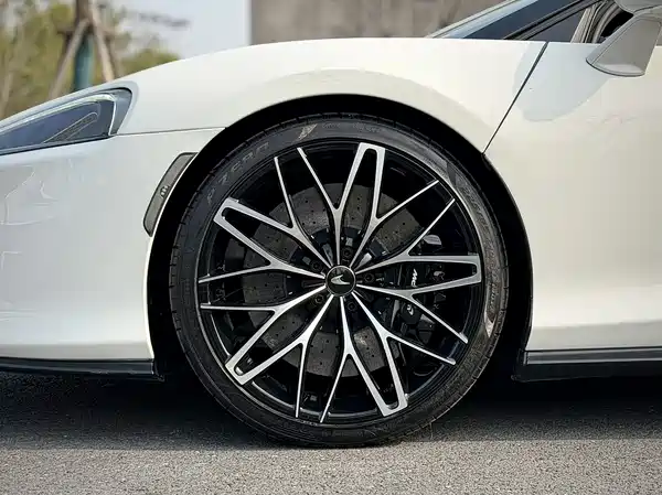 McLaren GT 2022