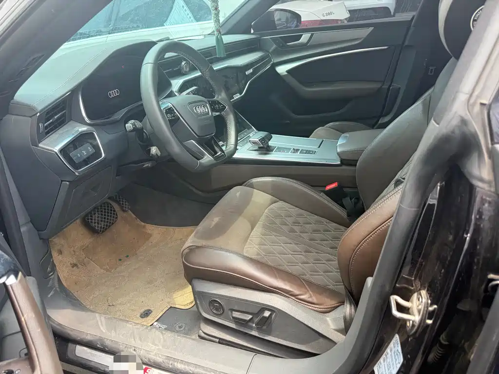 Audi A7L 2022
