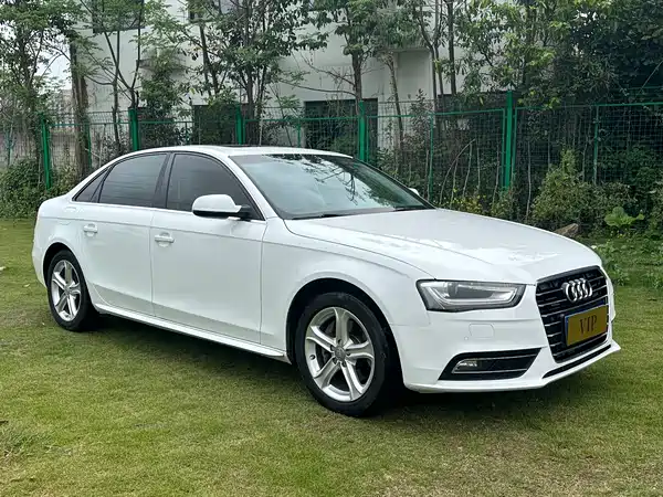 Audi A4L 2015