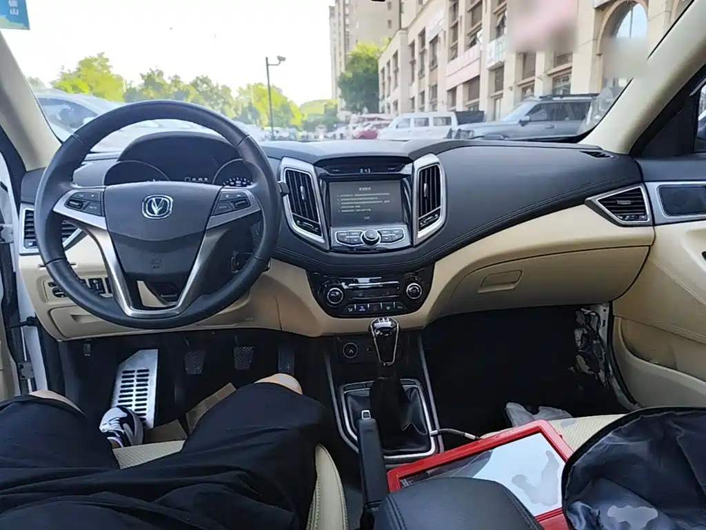 Changan Eado 2016 — фото 10