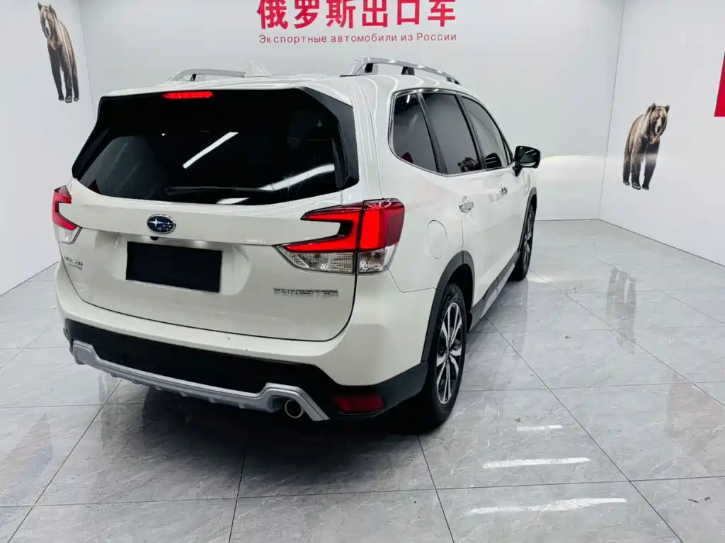 Subaru Forester 2022 — фото 15