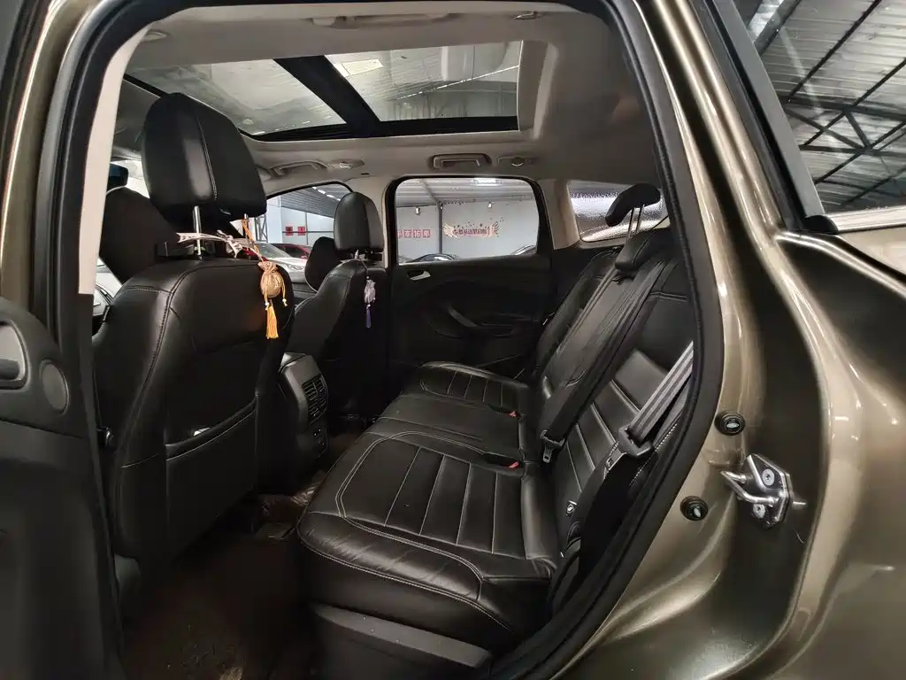 Ford Kuga 2016 — фото 17