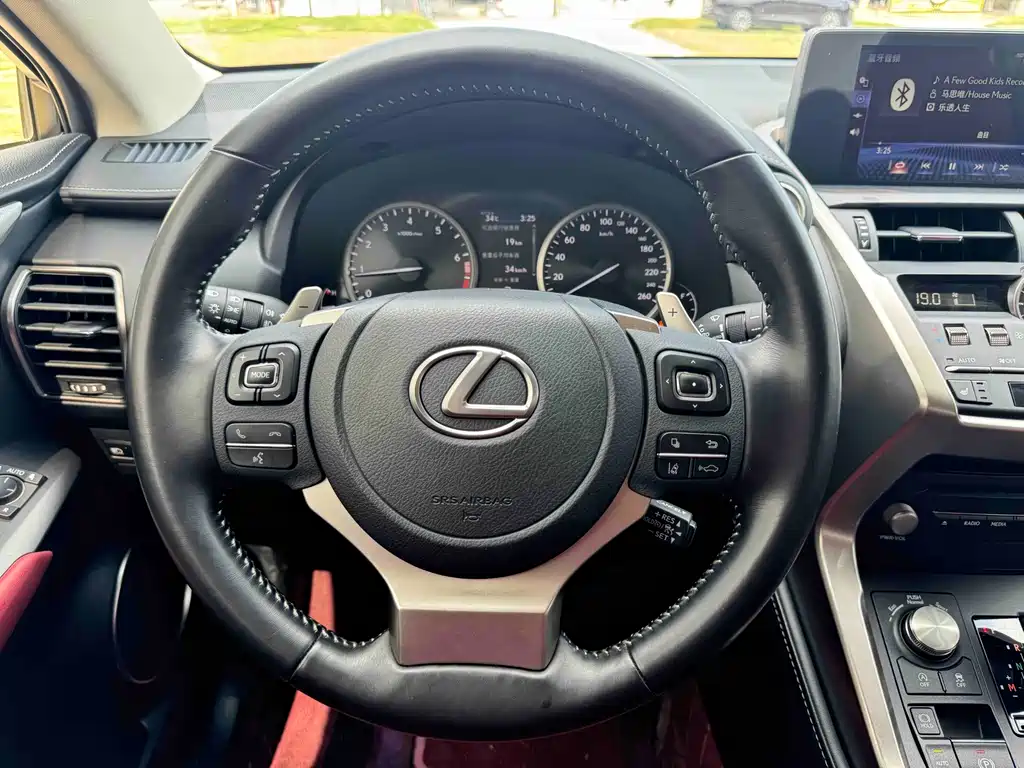 Lexus NX 2021 — фото 13