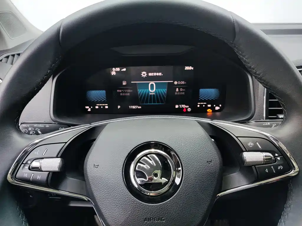 Skoda Karoq 2023 — фото 10