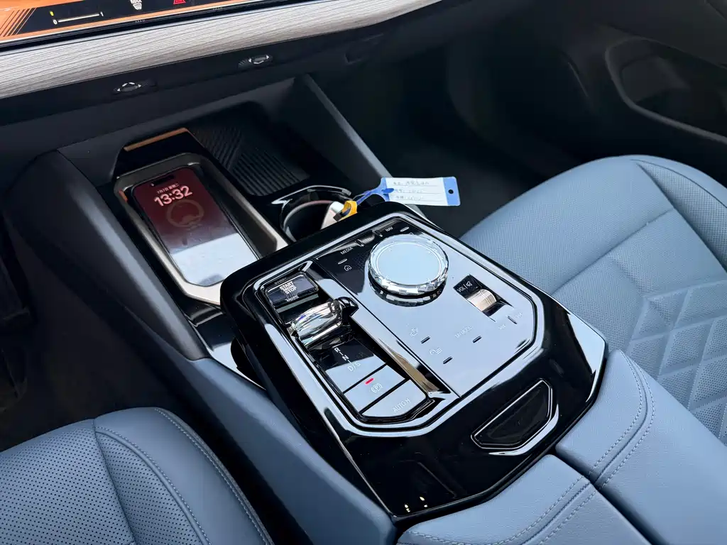 BMW 5 Series — фото 14