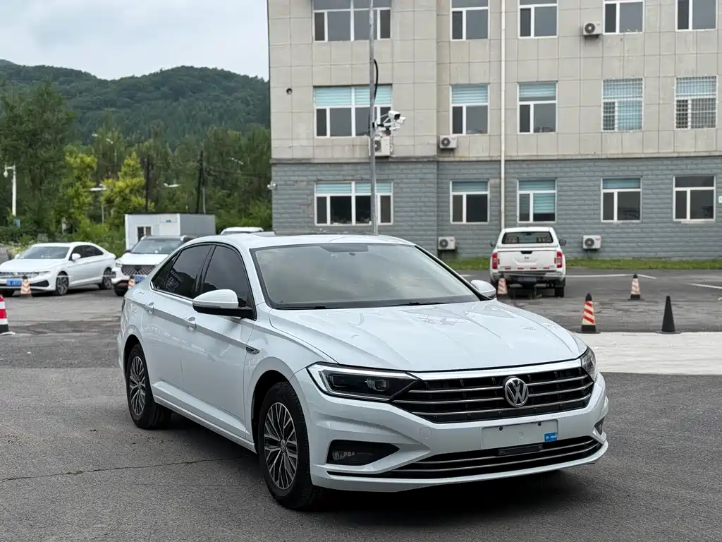 Volkswagen Sagitar 2020