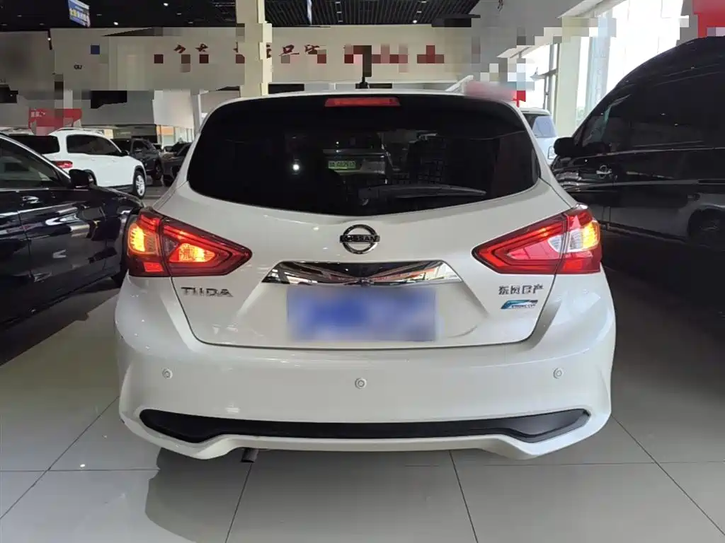 Nissan Tiida 2018 — фото 6