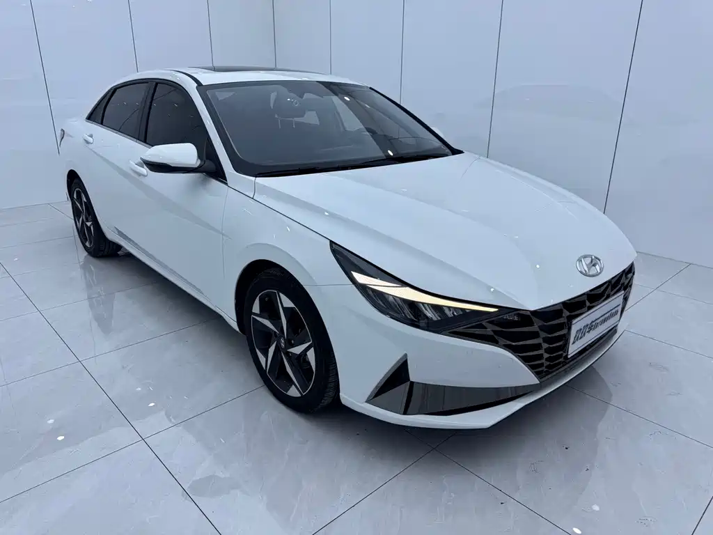 Hyundai Elantra 2024
