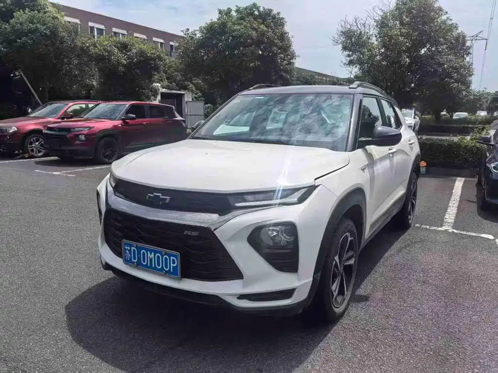 Chevrolet Tracker 2022 — фото 1