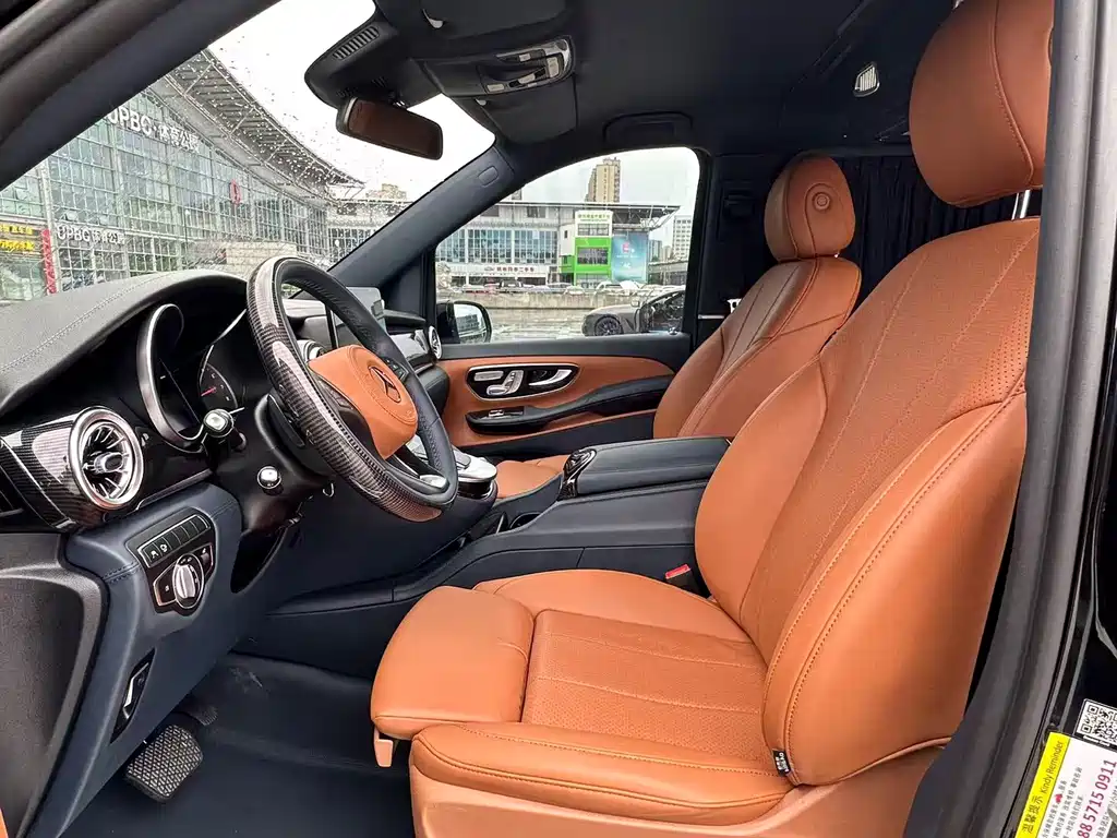 Mercedes-Benz V-Class 2023 — фото 12