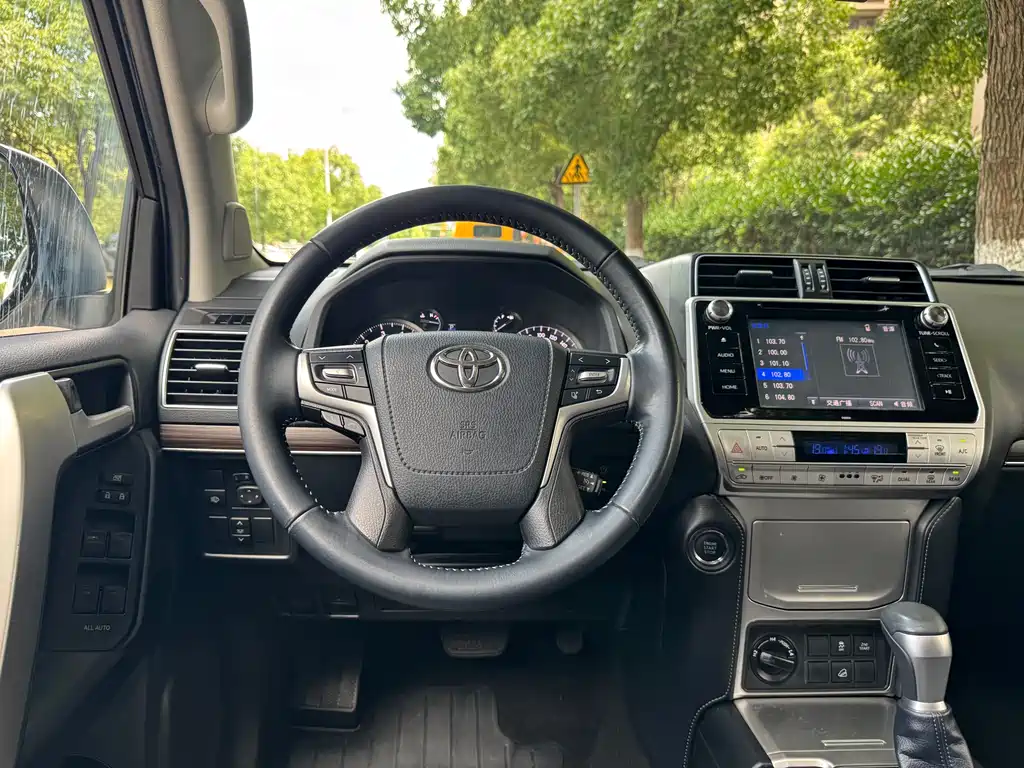 Toyota Prado 2018 — фото 13