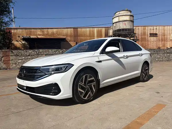 Volkswagen Sagitar 2022