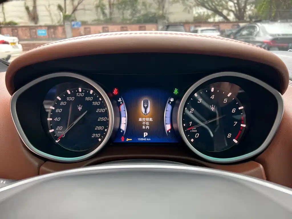 Maserati Ghibli 2015 — фото 12