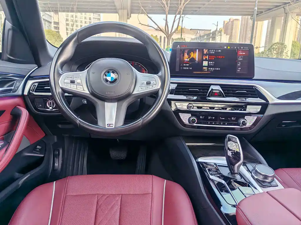 BMW 5 Series 2023 — фото 19