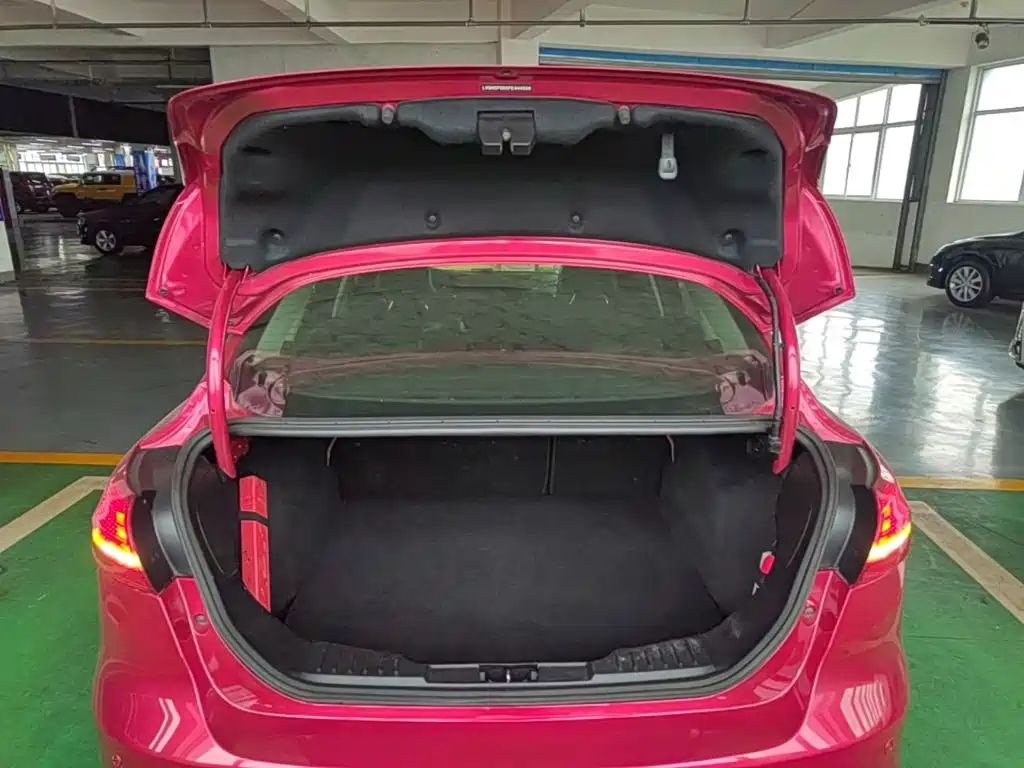 Ford Focus 2016 — фото 19
