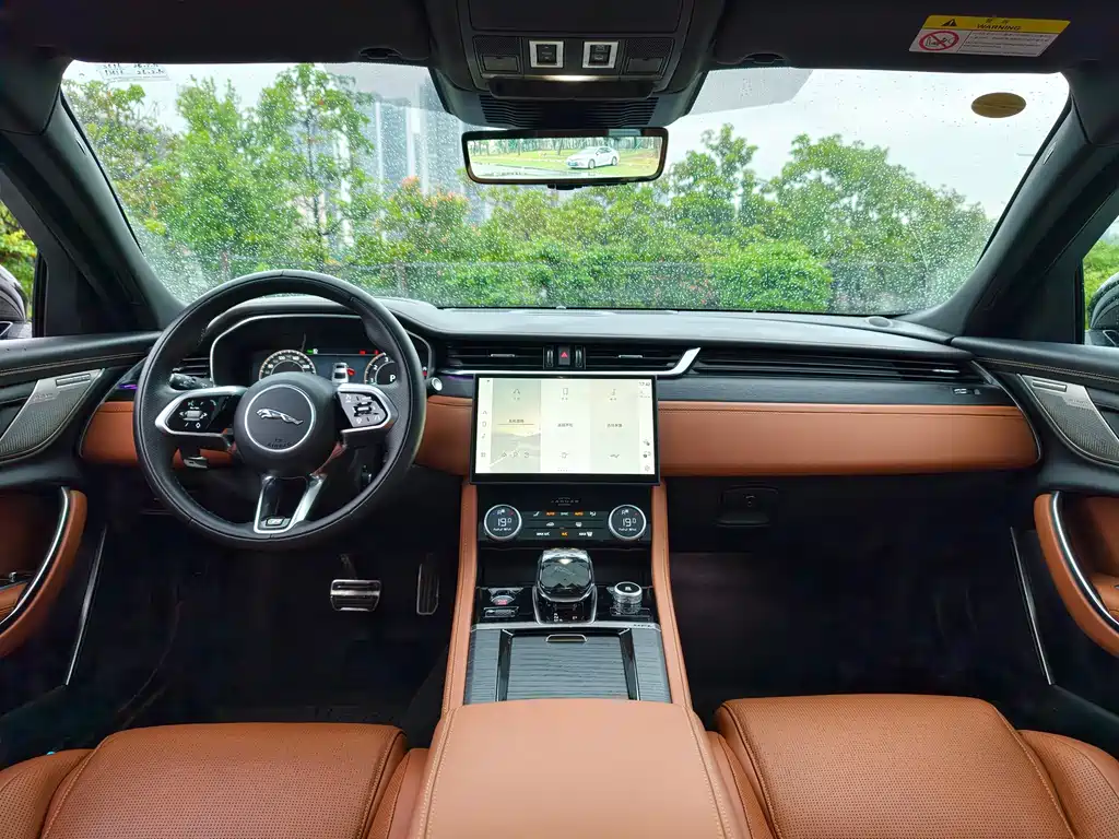 Jaguar XFL 2024 — фото 12
