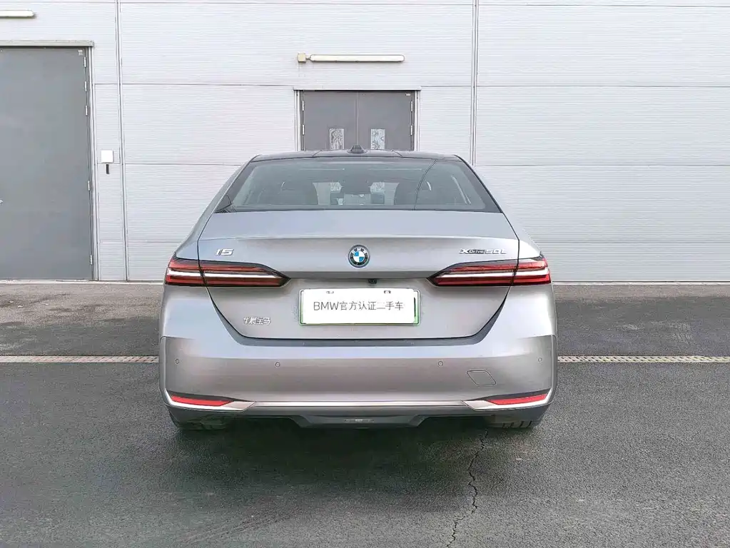 BMW i5 2025 — фото 9