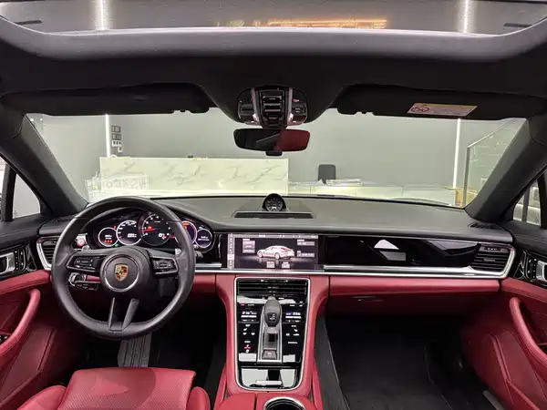 Porsche Panamera 2021
