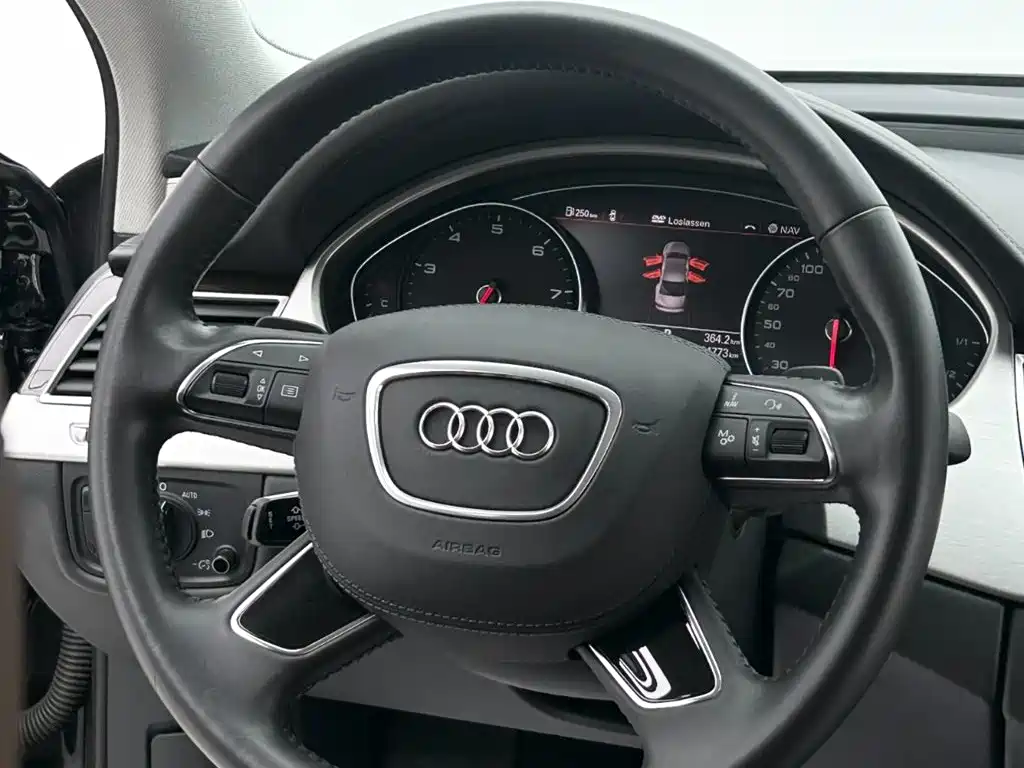 Audi A8 2014 — фото 15