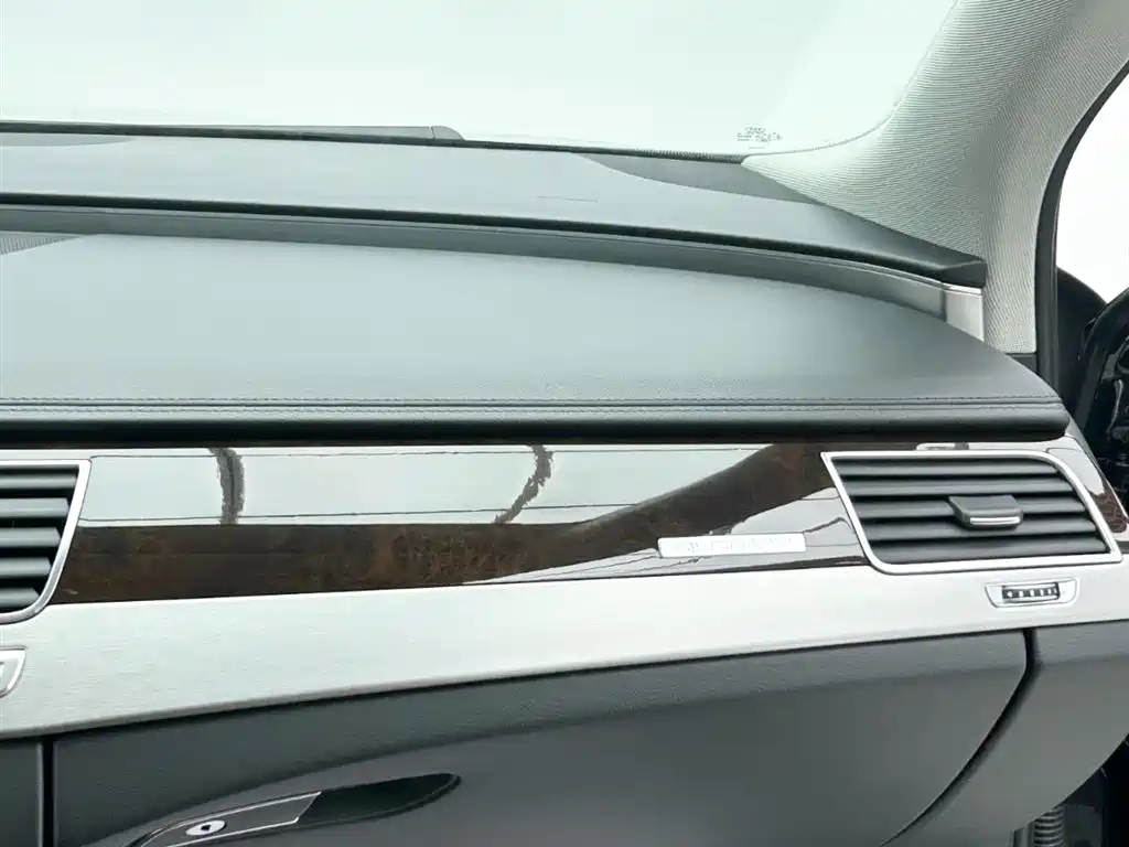 Audi A8 2014 — фото 17