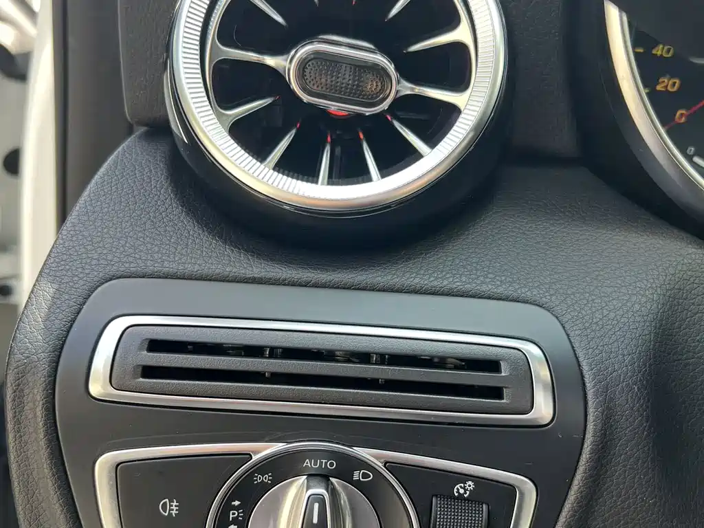 Mercedes-Benz C-Class 2020 — фото 16