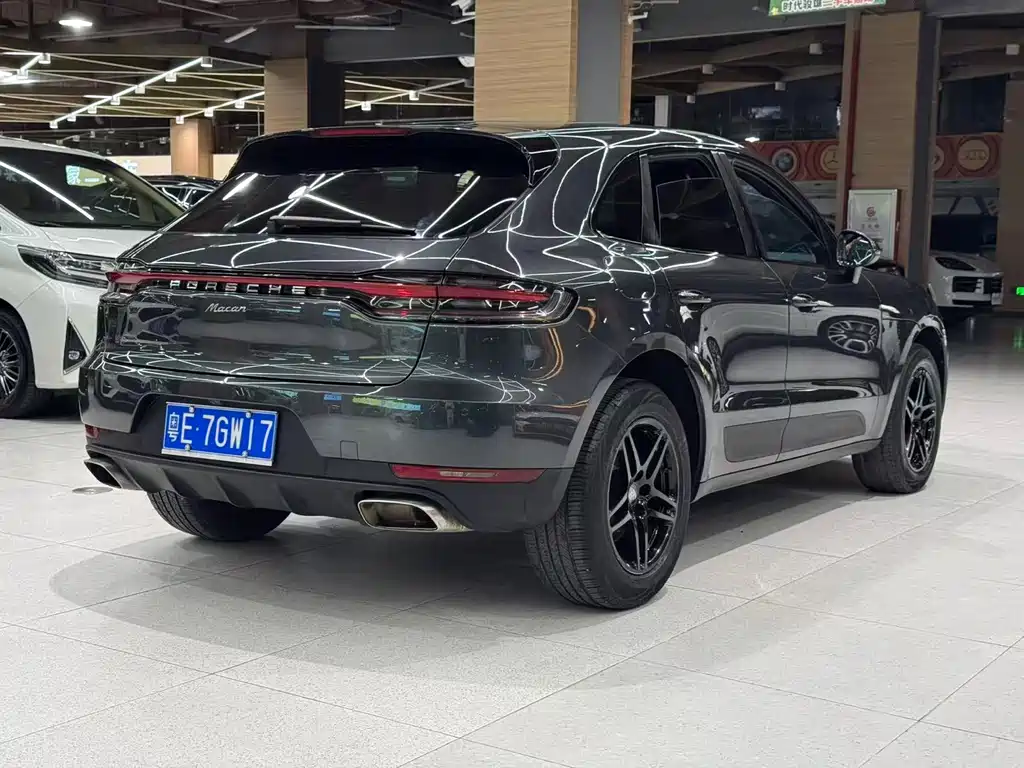 Porsche Macan 2019 — фото 10