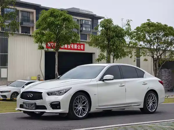 Infiniti Q50L 2015