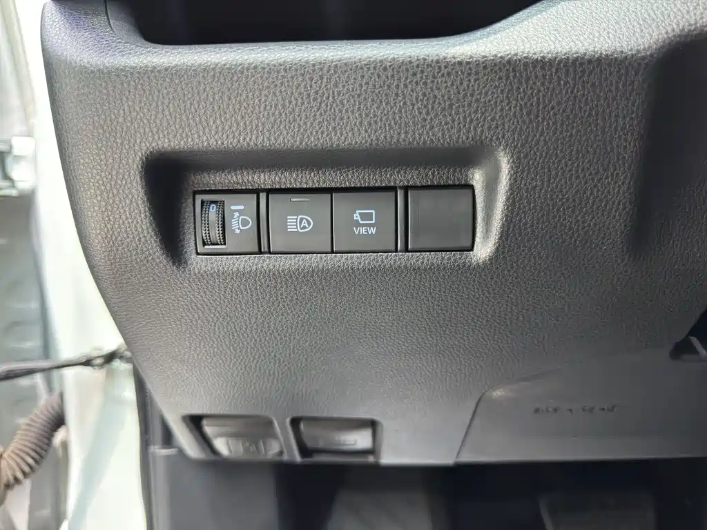 Toyota RAV4 2021 — фото 15