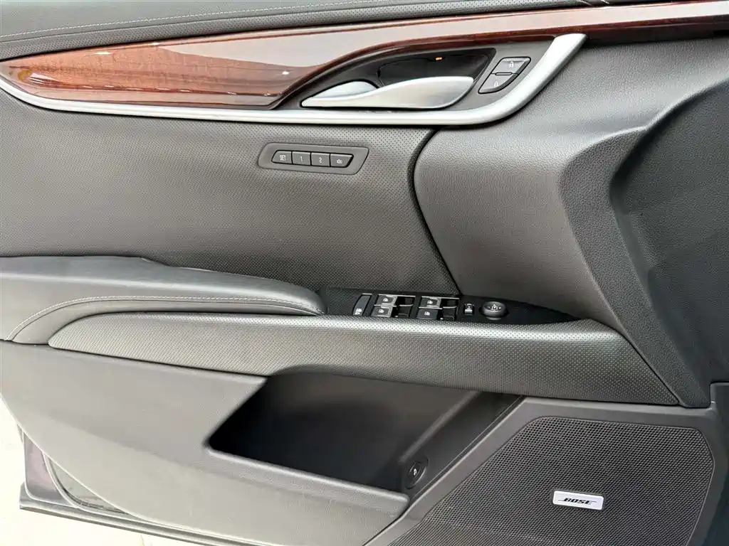 Cadillac XTS 2015 — фото 21
