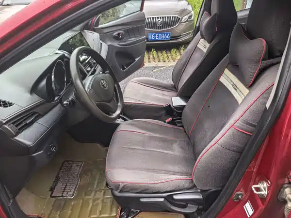 Toyota Yaris L 2014