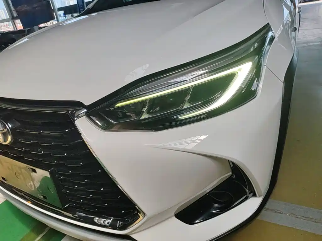 Toyota Yaris L 2020 — фото 24