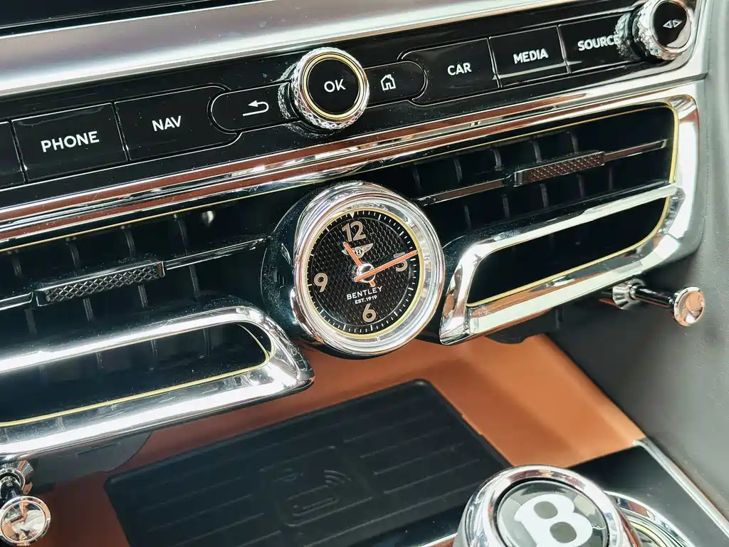 Bentley Flying Spur 2023 — фото 14