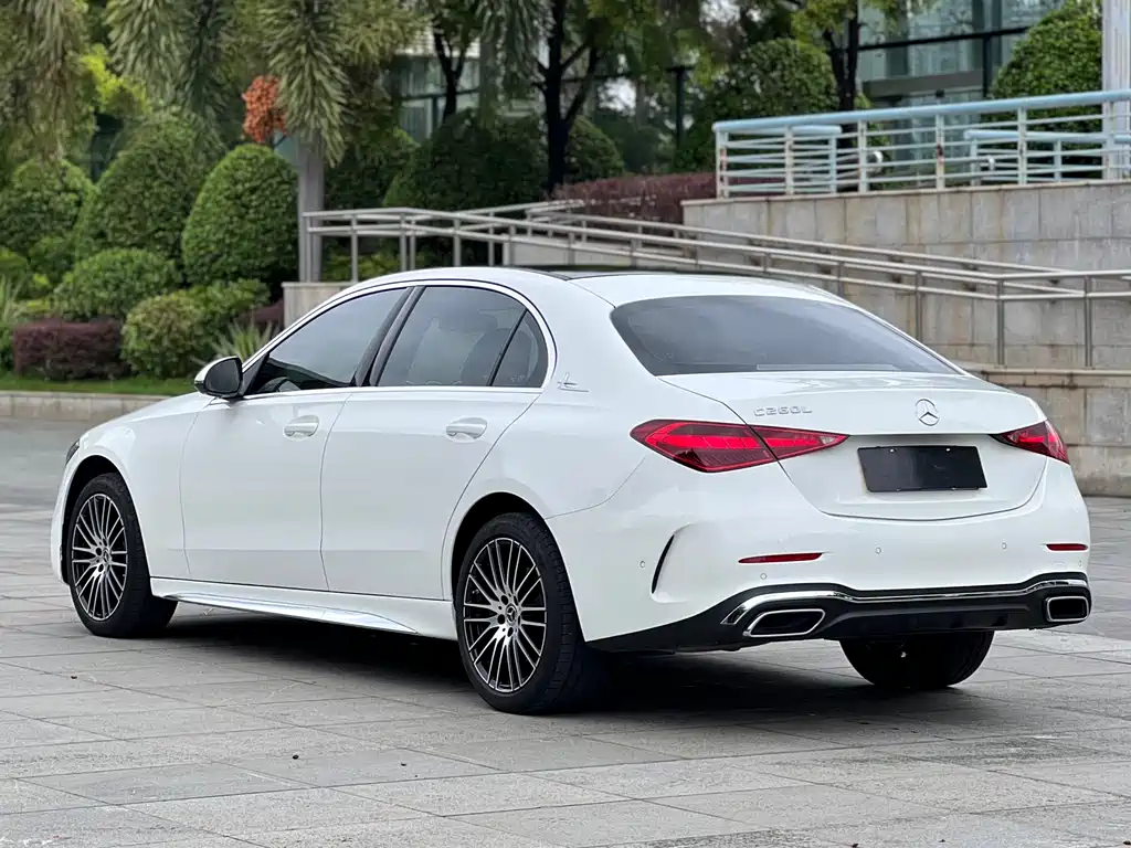 Mercedes-Benz C-Class 2024