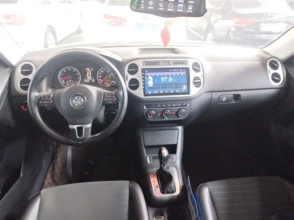 Volkswagen Tiguan 2017 — фото 10