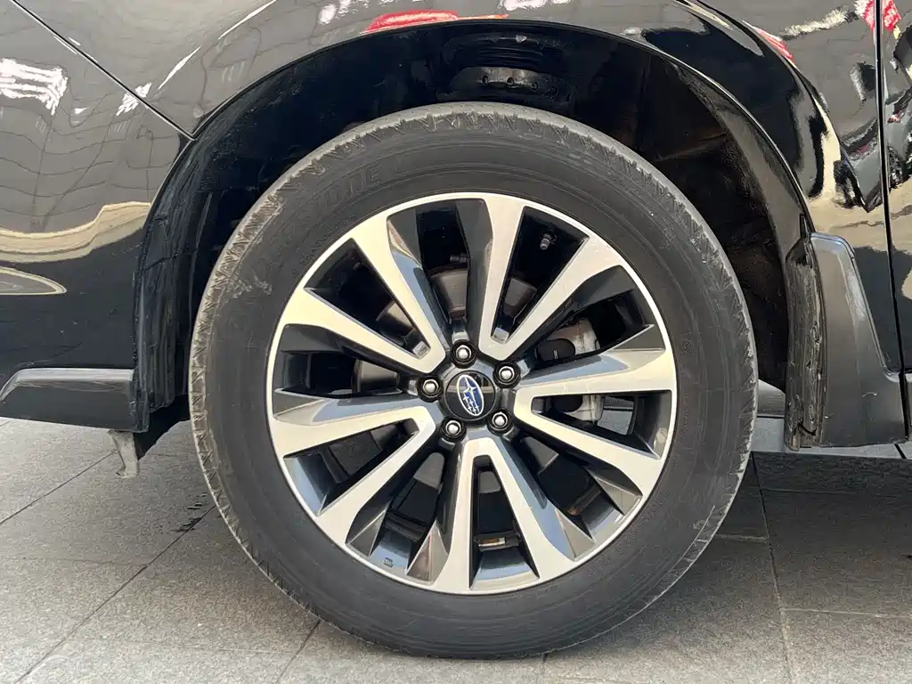 Subaru Forester 2018 — фото 18