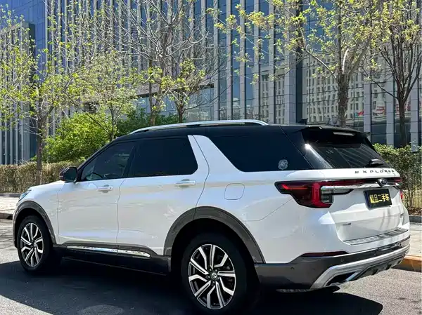 Ford Explorer 2023