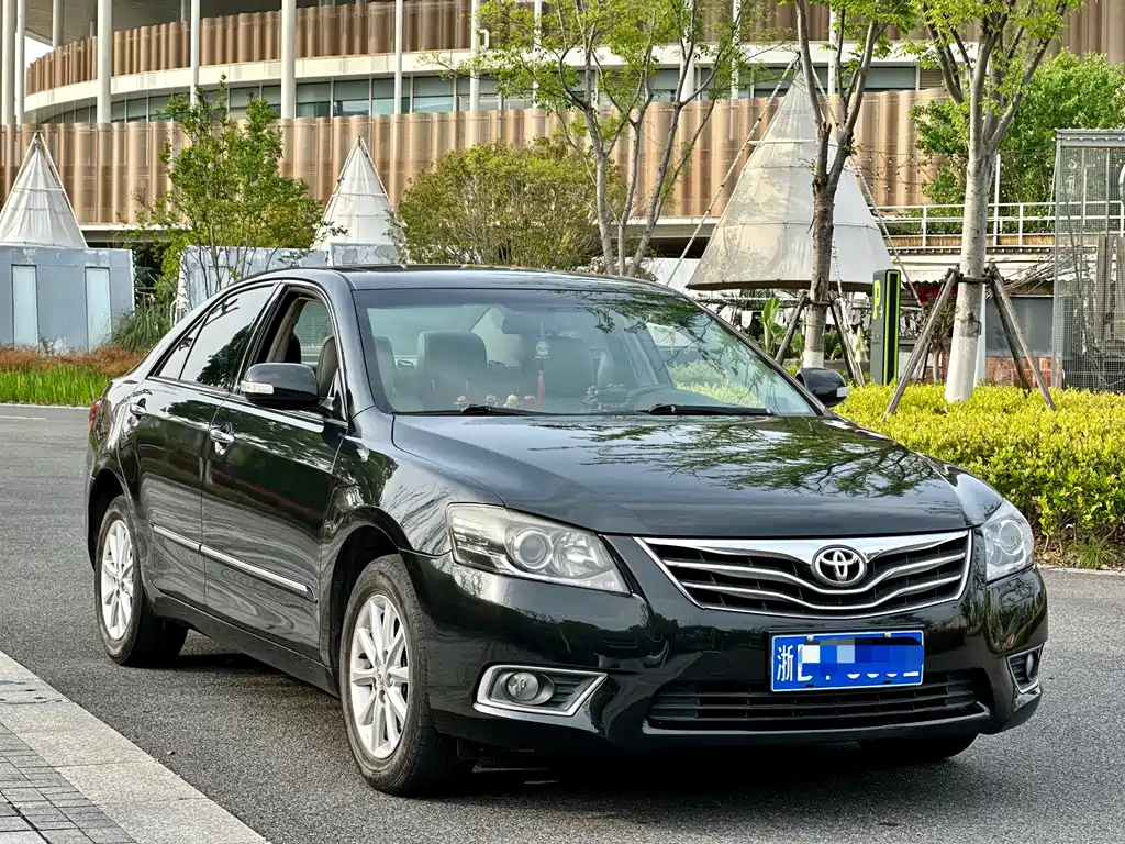 Toyota Camry 2014 — фото 3