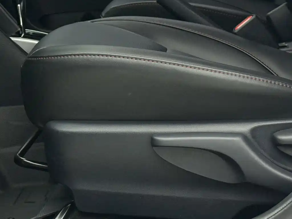Toyota Yaris L 2022 — фото 20