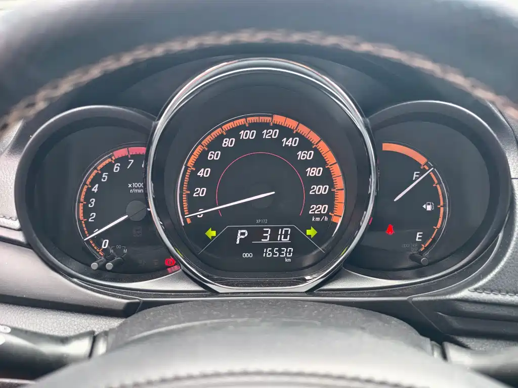 Toyota Yaris L 2022 — фото 21