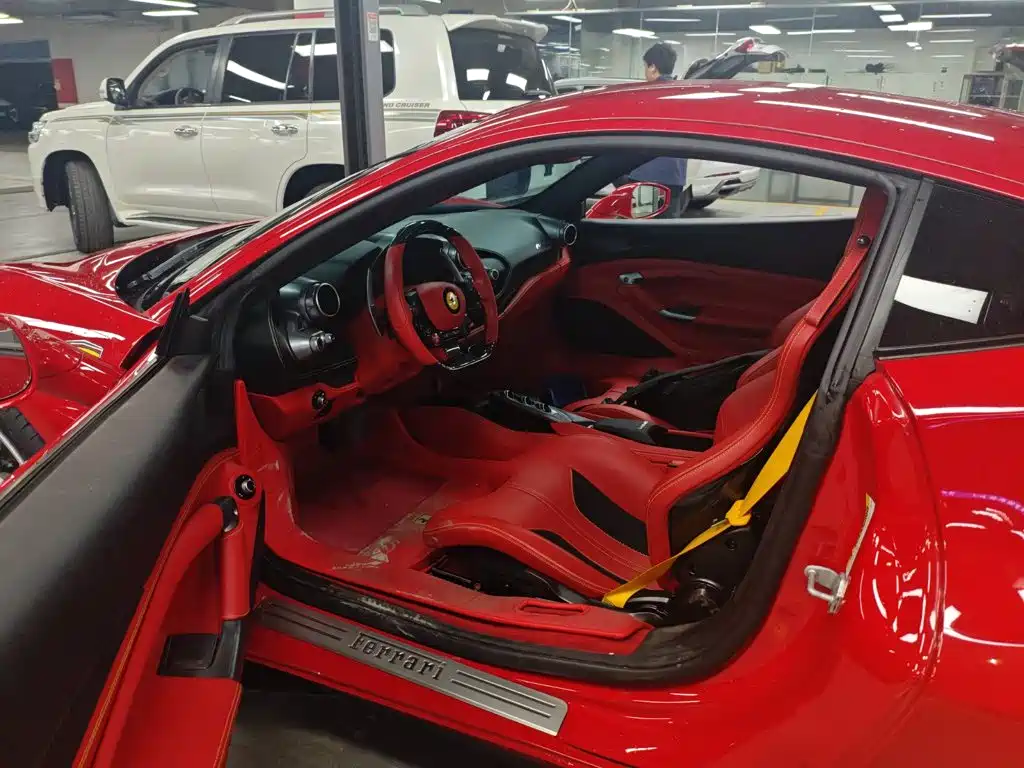 Ferrari F8 2022 — фото 10