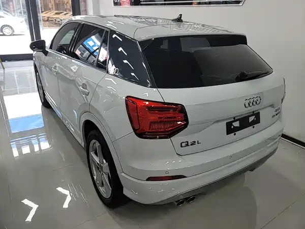 Audi Q2L 2020