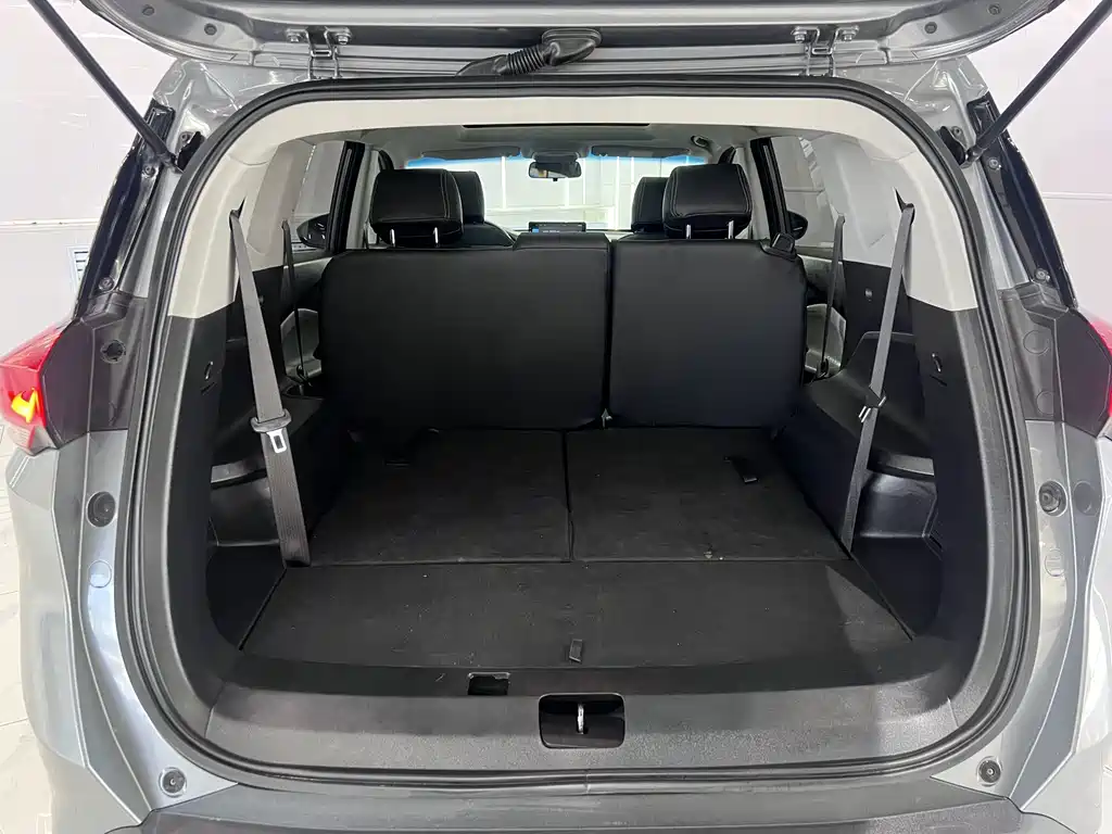 Chevrolet Orlando 2023 — фото 17
