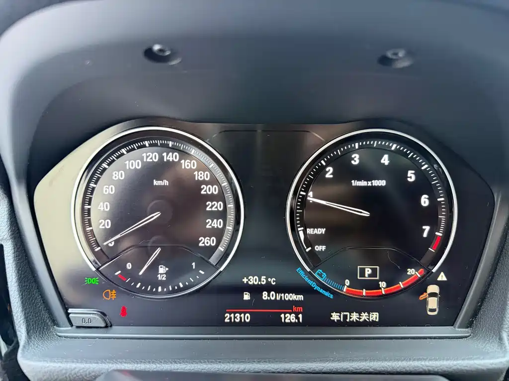 BMW 1 Series 2023 — фото 10