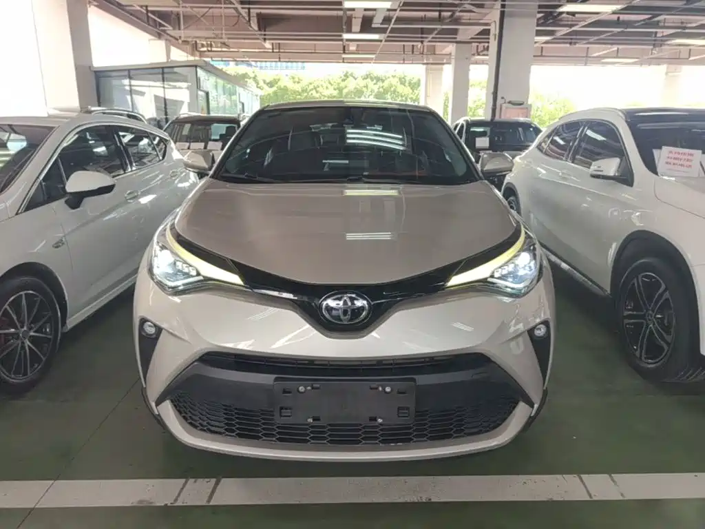 Toyota C-HR 2022 — фото 3