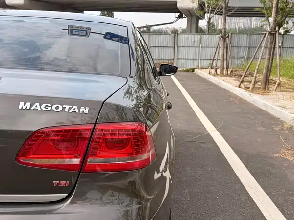 Volkswagen Magotan 2016