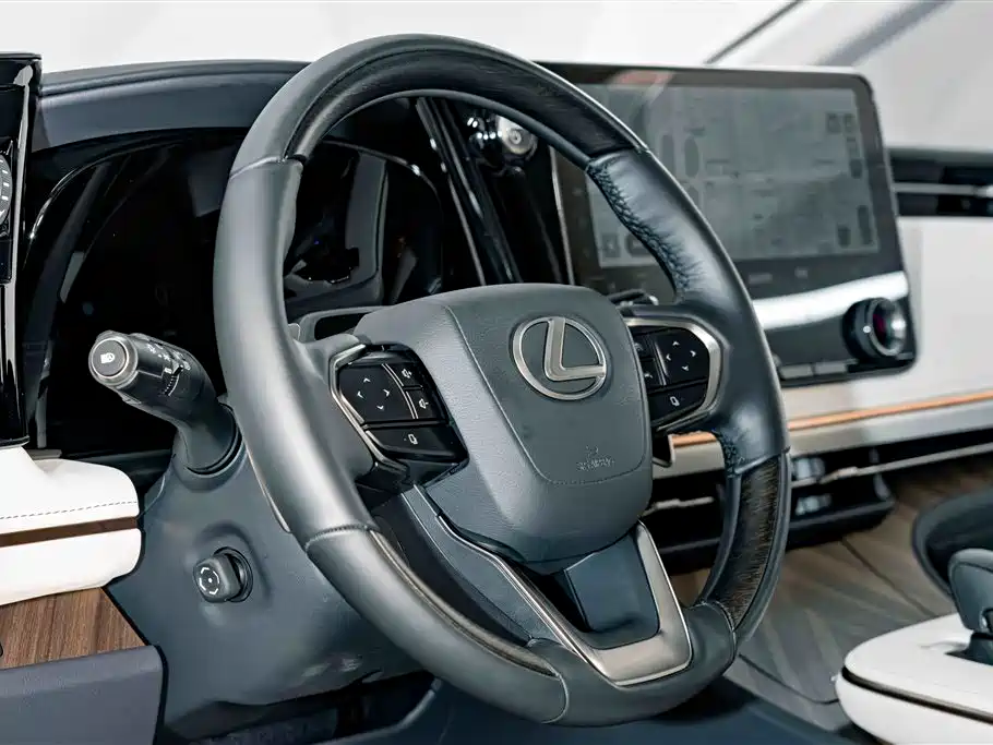 Lexus LM 2026 — фото 9