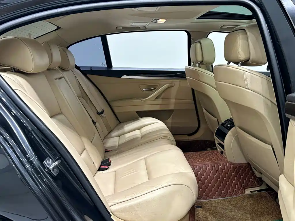 BMW 5 Series 2012 — фото 15
