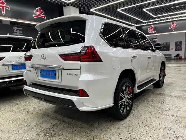 Lexus LX 2017