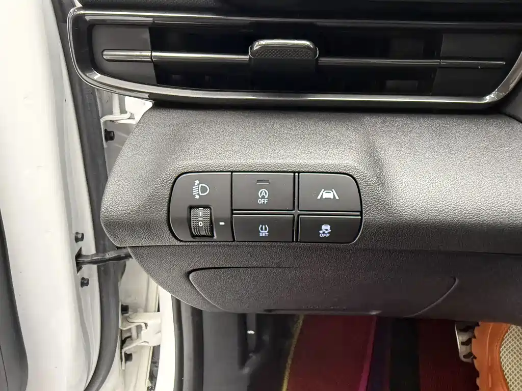 Hyundai Elantra 2021 — фото 11